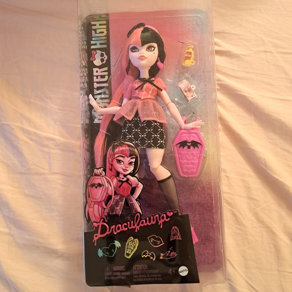 Mattel G3 Monster High Draculara's Day Out 2022